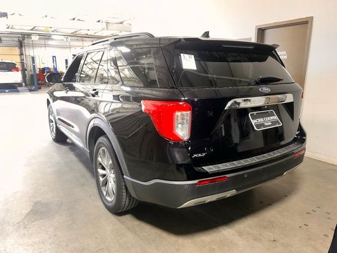 Used 2020 Ford Explorer XLT w/ Equipment Group 202A image 4