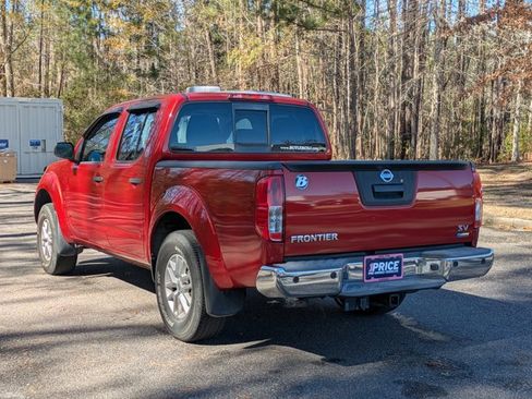 Used 2017 Nissan Frontier SV w/ SV Value Truck Package image 6
