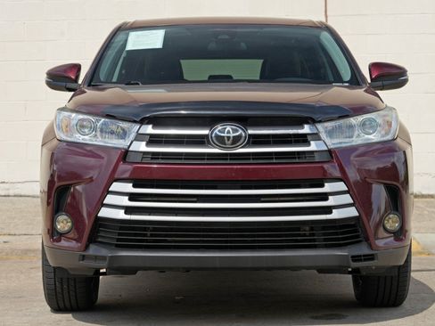 Used 2018 Toyota Highlander Plus AWD/4WD image 6