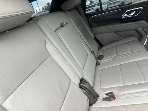 Used 2022 GMC Yukon SLT w/ SLT Luxury Package AWD/4WD image 13