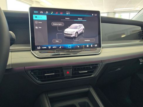 New 2026 Volkswagen Tiguan SE AWD/4WD image 26