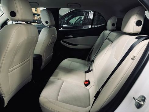 Used 2021 Buick Encore GX Select image 18