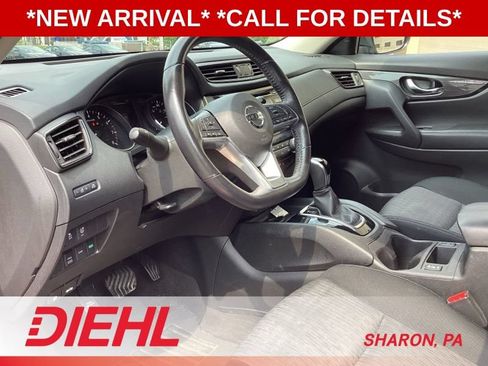 Used 2017 Nissan Rogue SV AWD/4WD image 10