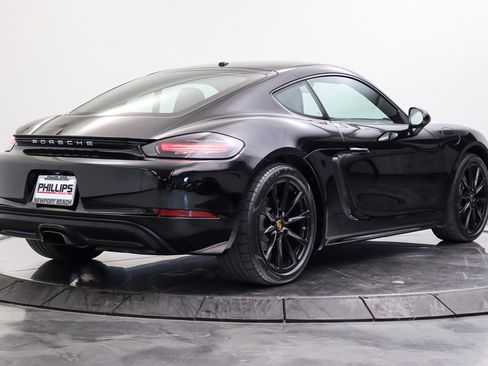 Used 2018 Porsche 718 Cayman RWD image 5
