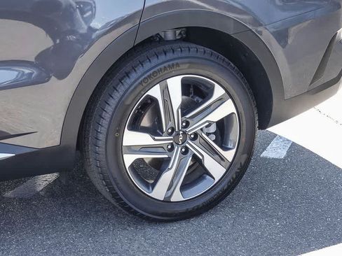 Certified 2023 Kia Sorento SX Prestige AWD/4WD image 9