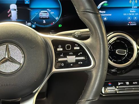 Used 2021 Mercedes-Benz GLB 250 4MATIC image 21