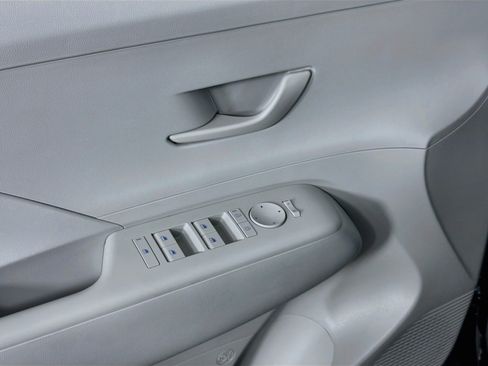 Used 2026 Hyundai Kona SEL Sport FWD image 15