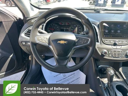 Used 2020 Chevrolet Malibu LT FWD image 21