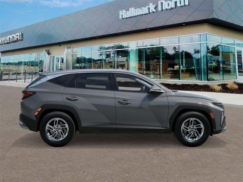 New 2026 Hyundai Tucson SE image 7