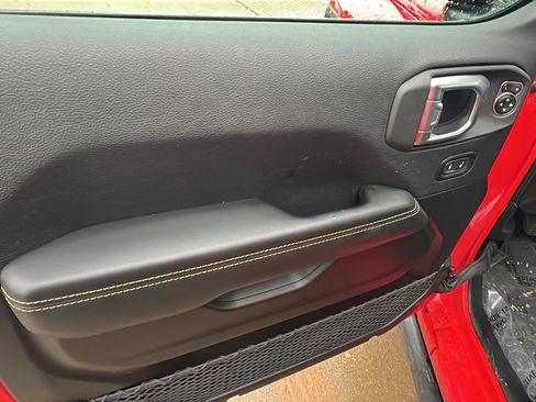 Used 2025 Jeep Wrangler Backcountry image 13