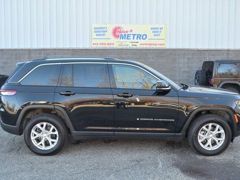 Used 2023 Jeep Grand Cherokee Altitude image 9