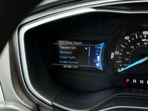 Used 2020 Ford Fusion SE FWD image 27