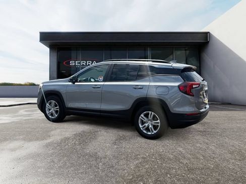 Used 2023 GMC Terrain SLE w/ Driver Convenience Package FWD image 3