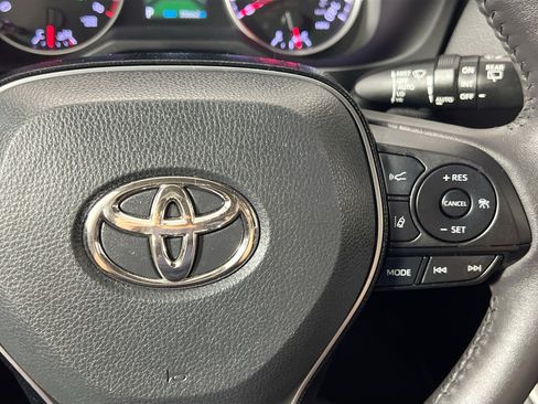 Used 2021 Toyota RAV4 XLE Premium FWD image 20