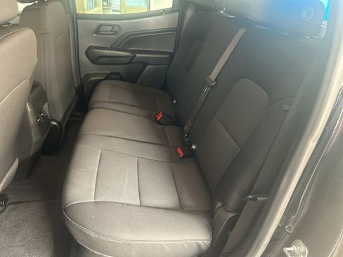 Used 2024 Chevrolet Colorado Trail Boss w/ Technology Package image 21