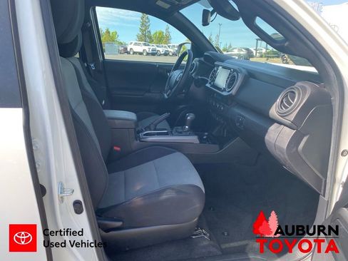 Certified 2022 Toyota Tacoma TRD Off-Road w/ Technology Package AWD/4WD image 19
