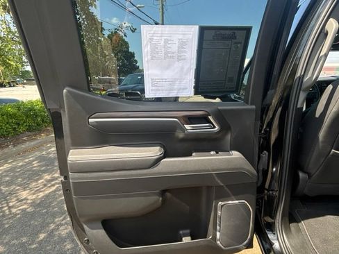 Used 2025 GMC Sierra 1500 SLT RWD image 17
