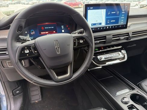 New 2026 Lincoln Corsair Premiere image 9