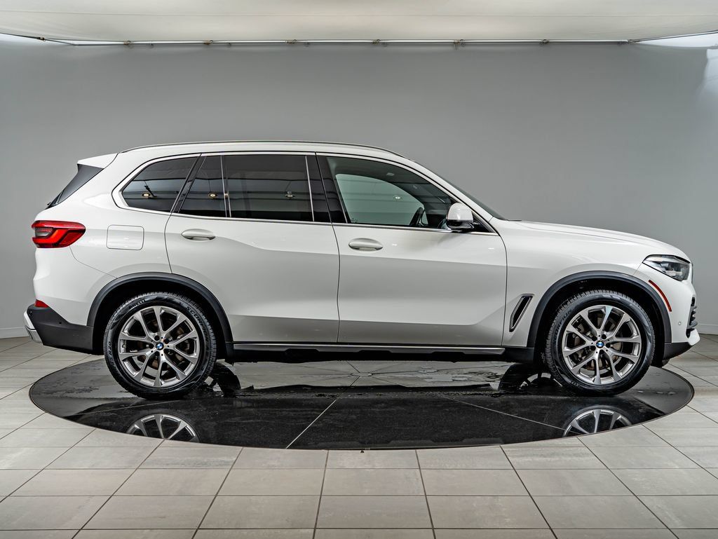 Used 2021 BMW X5 xDrive40i w/ Convenience Package AWD/4WD image 4