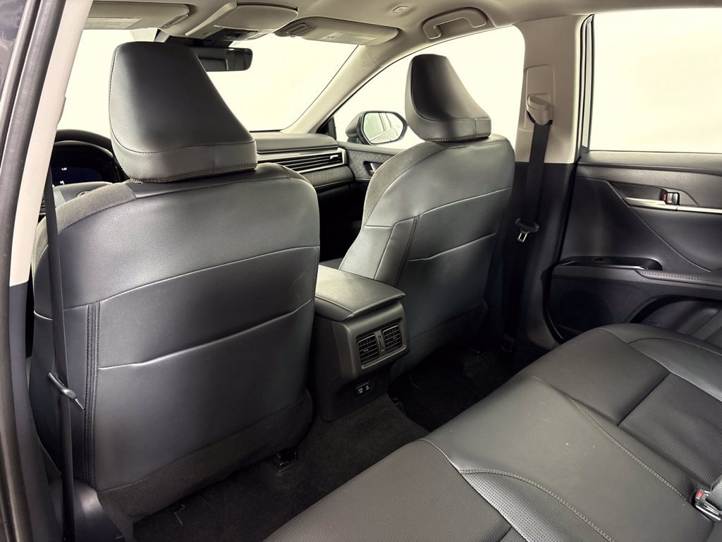 Used 2025 Toyota Camry XLE FWD image 19
