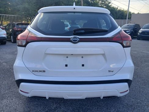 Used 2022 Nissan Kicks SV FWD image 6