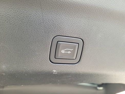 Used 2025 Chevrolet Tahoe LT AWD/4WD image 27