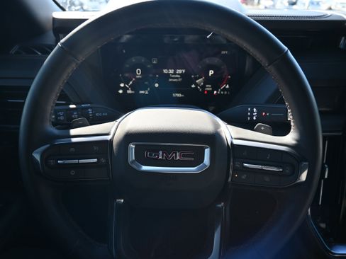 Used 2025 GMC Yukon AT4 w/ AT4 Premium Package image 19