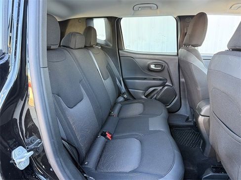 Used 2023 Jeep Renegade Latitude image 31