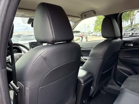 Used 2023 Mitsubishi Eclipse Cross SE image 12