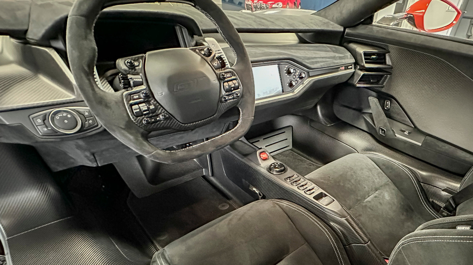 Used 2020 Ford GT Carbon Series RWD image 36