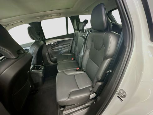Used 2025 Volvo XC90 B5 Core image 30