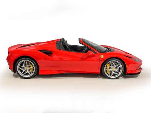 Used 2022 Ferrari F8 Tributo RWD image 7