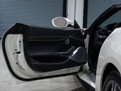 Used 2019 Ferrari Portofino image 28