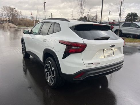 Used 2025 Chevrolet Trax RS w/ Driver Confidence Package image 7