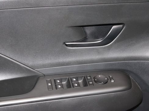 Used 2025 Hyundai Kona SEL FWD image 22