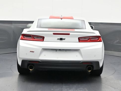 Used 2016 Chevrolet Camaro LT RWD image 4