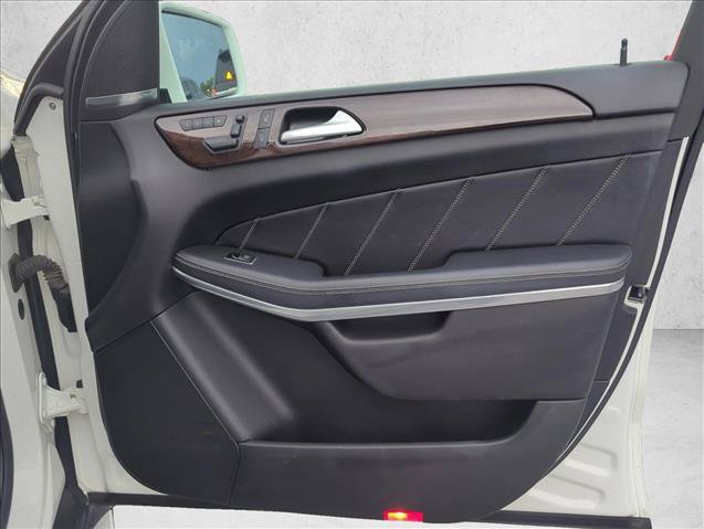 Used 2014 Mercedes-Benz GL 350 BlueTEC 4MATIC image 23