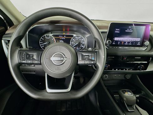 Used 2022 Nissan Rogue SV FWD image 10
