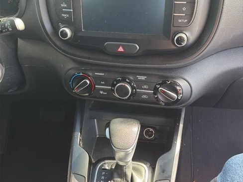 Used 2021 Kia Soul LX FWD image 15