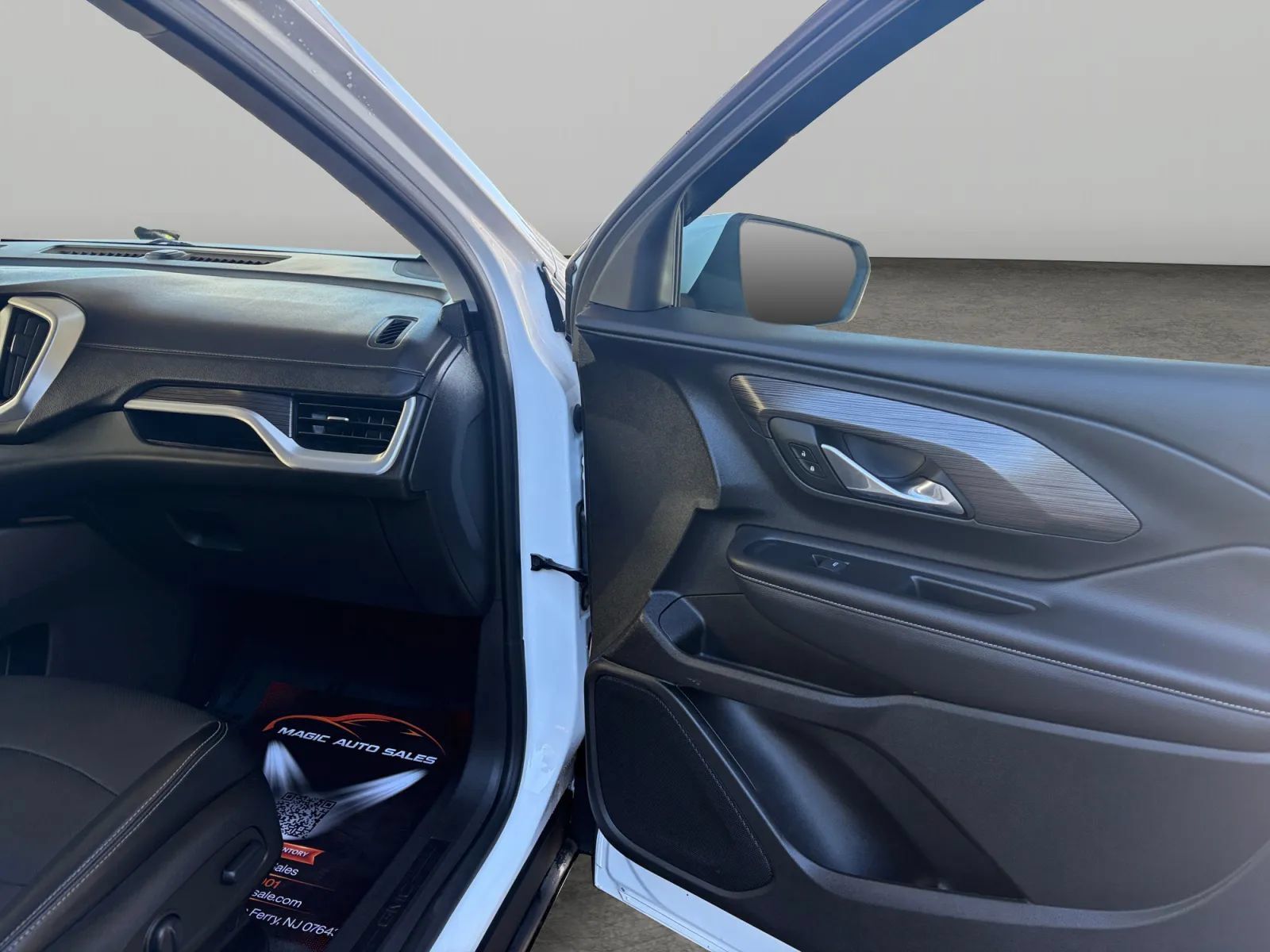 Used 2022 GMC Terrain SLT w/ LPO, Floor Liner Package AWD/4WD image 19