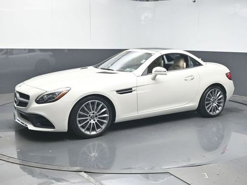 Used 2019 Mercedes-Benz SLC 300 image 4