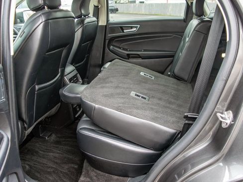 Used 2018 Ford Edge Titanium image 33