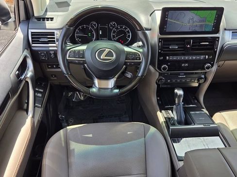 Used 2022 Lexus GX 460 Premium w/ Premium Package AWD/4WD image 10
