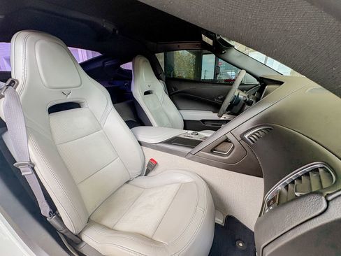 Used 2017 Chevrolet Corvette Stingray Coupe image 27