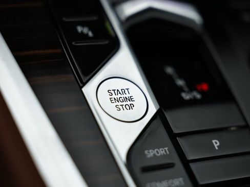 New 2026 BMW X6 xDrive40i w/ Climate Comfort Package image 40