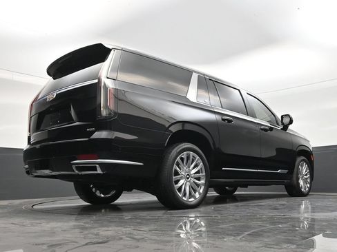 Used 2023 Cadillac Escalade ESV Premium Luxury AWD/4WD image 24