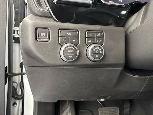 Used 2026 GMC Sierra 1500 SLT w/ SLT Premium Package AWD/4WD image 33
