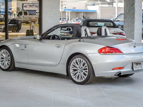 Used 2009 BMW Z4 sDrive35i image 11