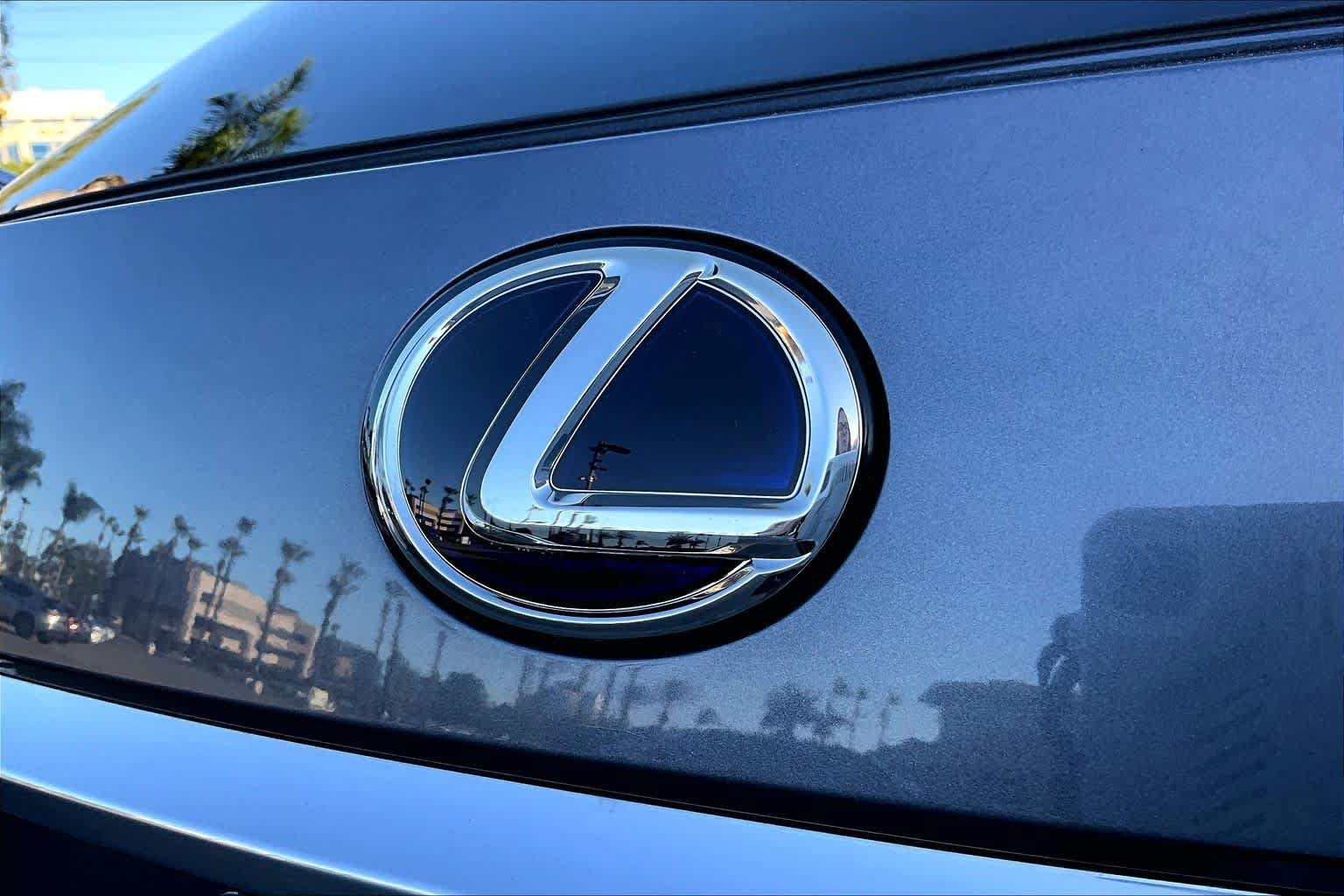 Used 2016 Lexus RX 450h AWD w/ Cold Weather Package image 29