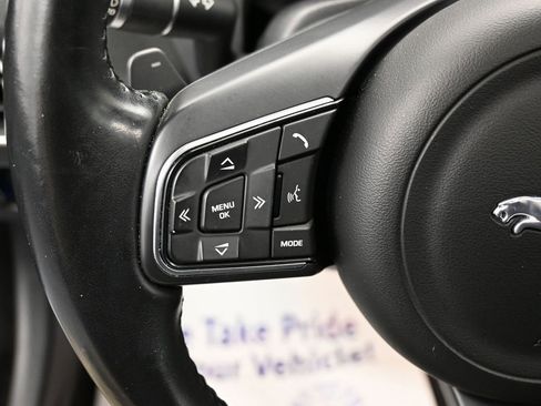 Used 2017 Jaguar XE Premium image 19